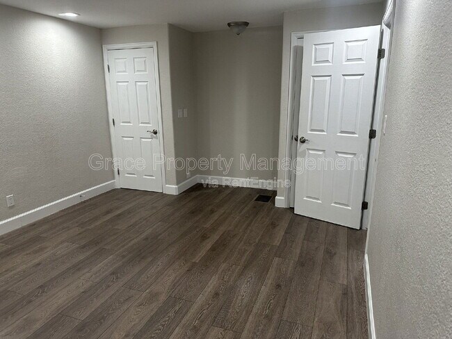 Building Photo - 4665 W 6th Ave