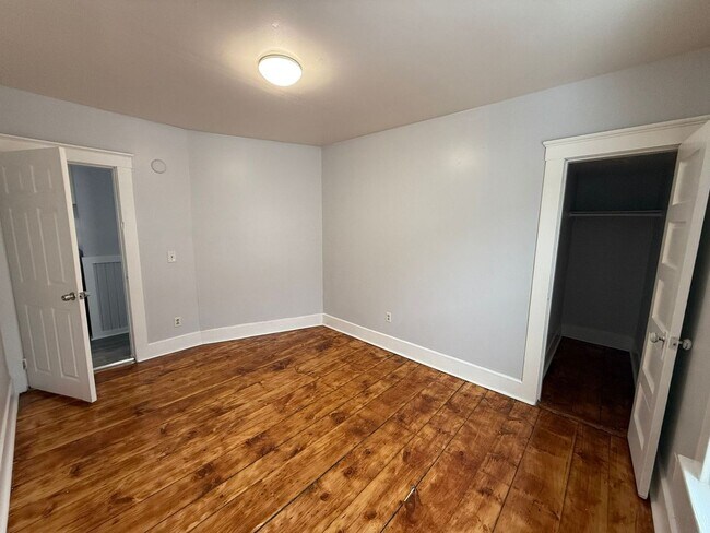 Building Photo - 82 Pine St