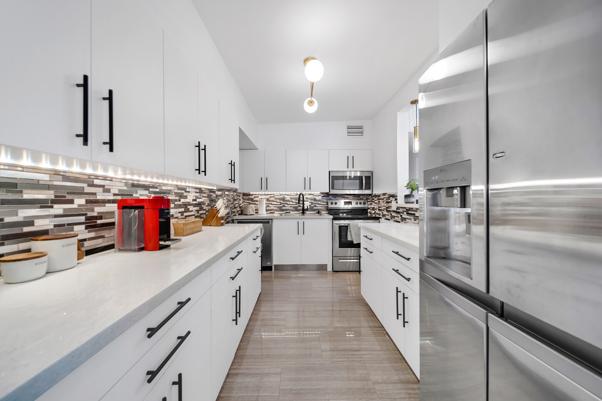 Building Photo - 1800 SW 5th Ave