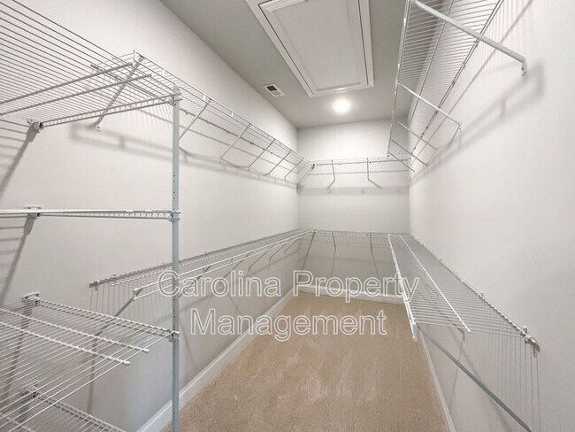 Building Photo - 8229 Houser St