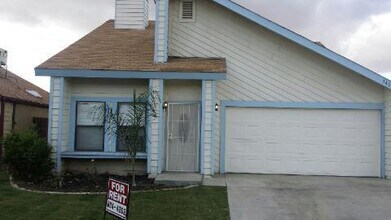 Building Photo - 3 Bedroom 2 Story Home