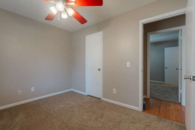 Building Photo - 174 Sequoia Cir