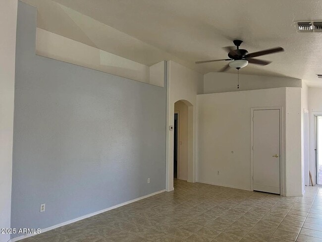 Building Photo - 2221 E Union Hills Dr