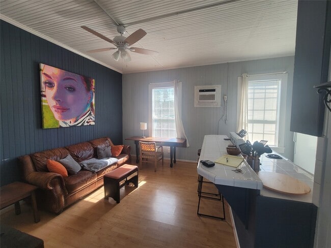 Building Photo - 1707 Market St