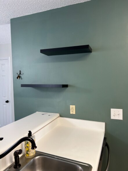Building Photo - 5050 Lamppost Cir