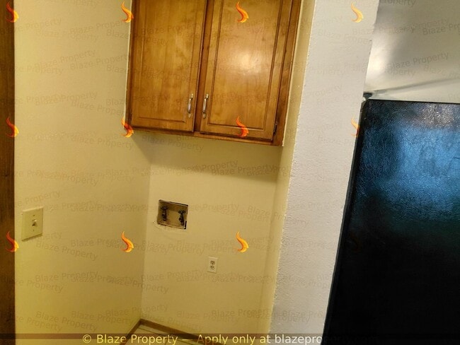 Building Photo - 3 Bed 2 Bath Home with a Garage For Rent