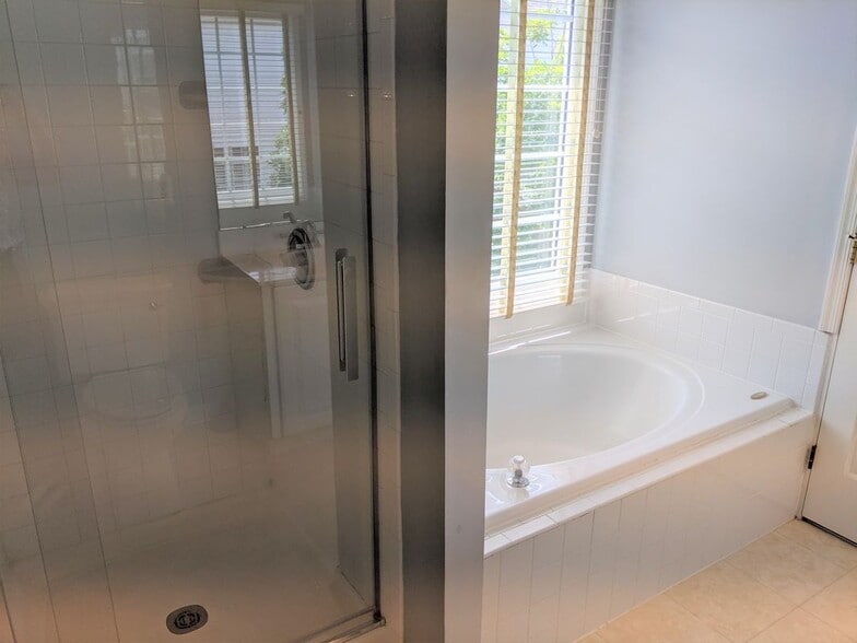Building Photo - 307 Timberbrook Ct