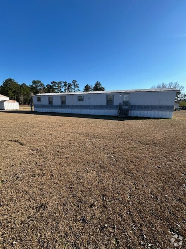 Building Photo - 2-Bedroom, 2-Bath Mobile Home