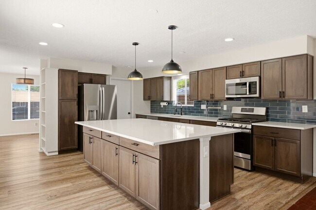 Building Photo - Exceptional Property in the NE Heights