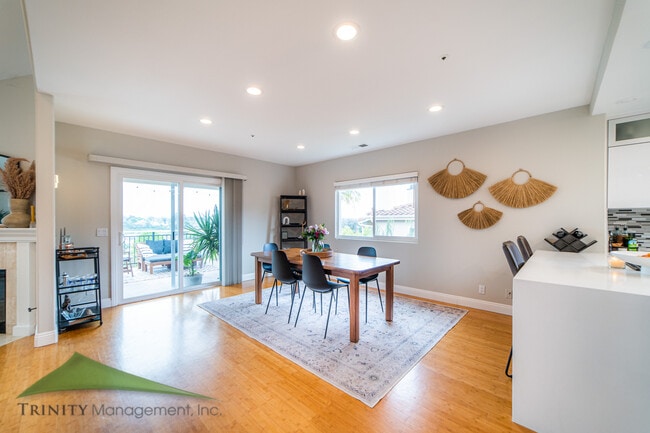 Building Photo - 567 Forrest Bluff