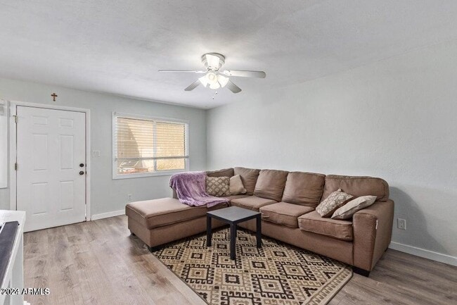 Building Photo - 948 S Alma School Rd