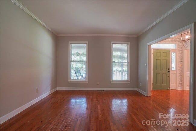 Building Photo - 6932 Foxglove Dr