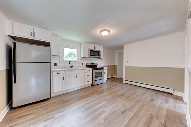 Building Photo - 40 Mortimer St