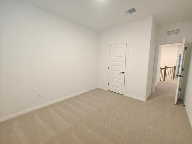 Building Photo - 2725 Woodall Dr
