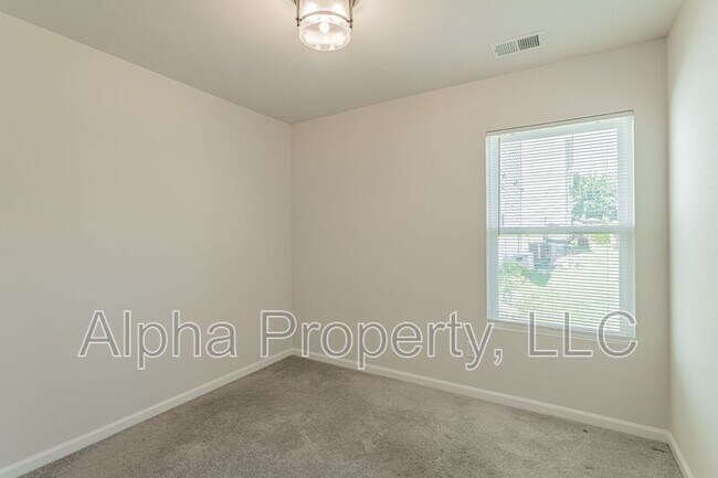 Building Photo - 304 Long Grove Ln