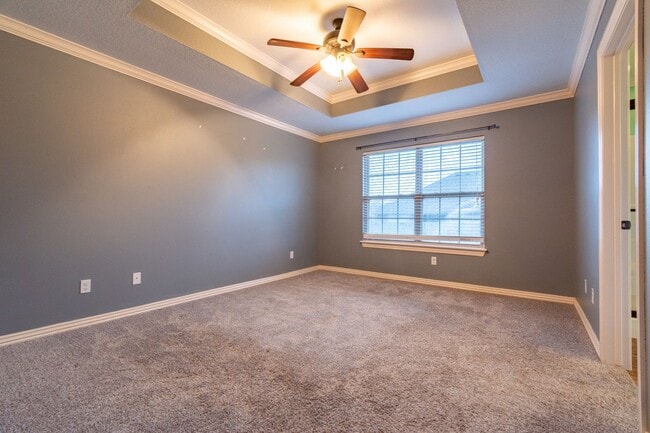 Building Photo - 4 Bedroom Brick home in Central Fayetteville!