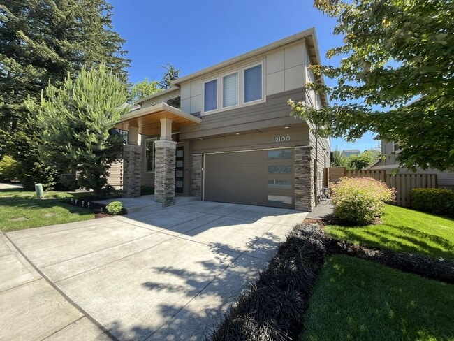 Building Photo - Elegant South Cooper Mountain Home with 4 Bedrooms, Bonus Room, Main-Level Suite & Designer Finishes