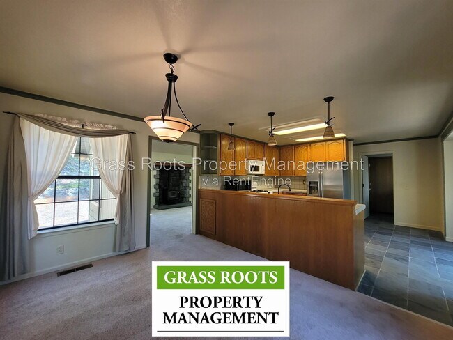 Building Photo - 17060 Alexandra Way