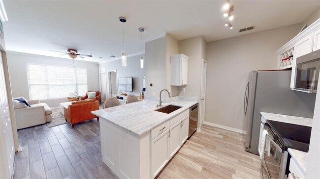 Building Photo - 5000 Culbreath Key Way