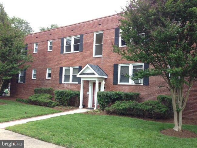 Building Photo - 1210 N Kenilworth St