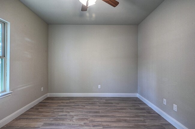 Building Photo - 9638 WARM Spgs