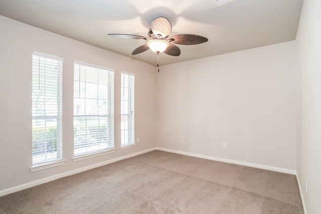 Building Photo - 14819 Olde Manor Ln