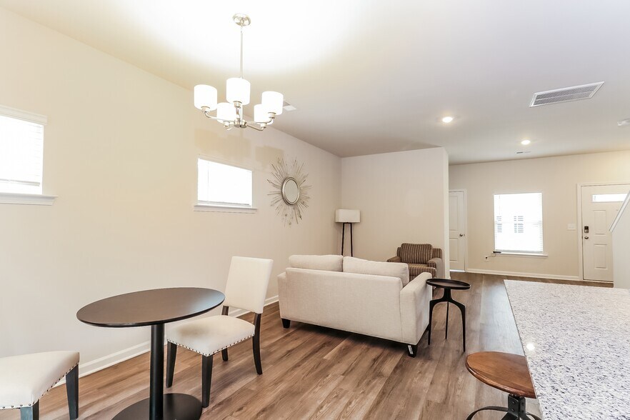 Building Photo - 231 Duck Grv Wy