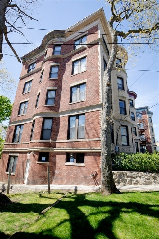 Building Photo - 44 Cummings Rd