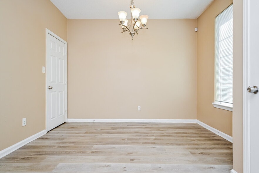 Building Photo - 2361 Brianna Dr