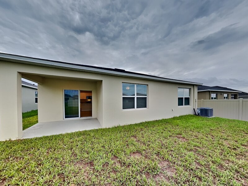 Building Photo - 1417 Sugarwood St