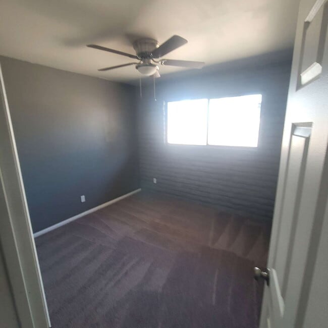 Building Photo - 2BR/1BA Garden Apartment $999 Osborn/66th St.