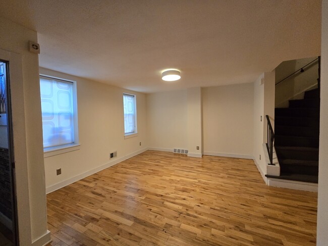 Large living room. - 862 N Lawrence St