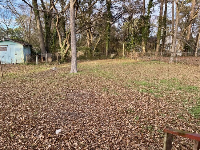 Building Photo - 556 Lamar Dr