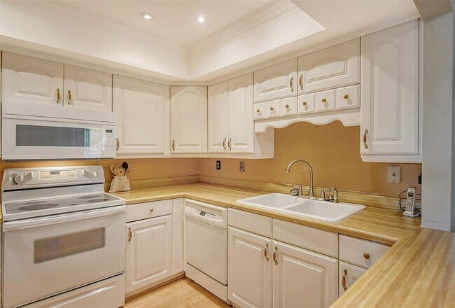 Building Photo - 1601 Bayhouse Point Dr