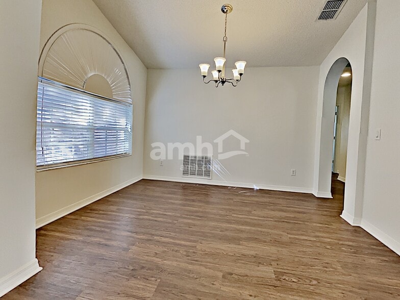 Building Photo - 8813 Scenic Vista Ct