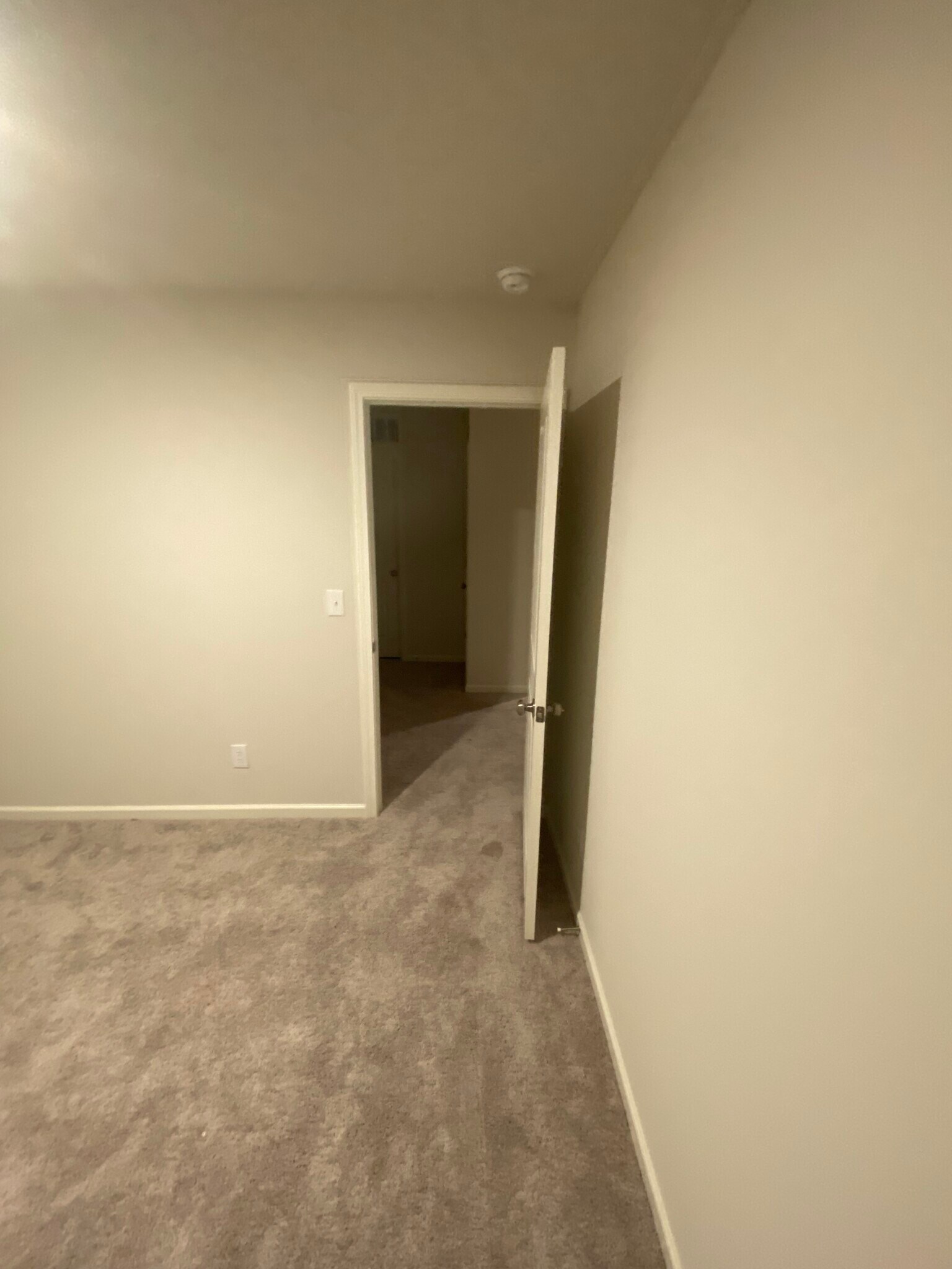 Building Photo - 427 Silo Ct