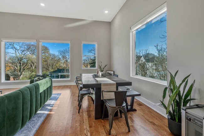 Building Photo - 1909 Hailey Ave