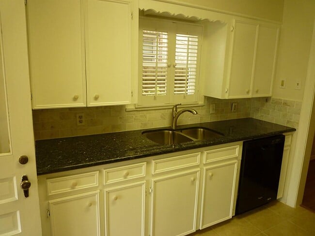 Building Photo - 4107 Riley St