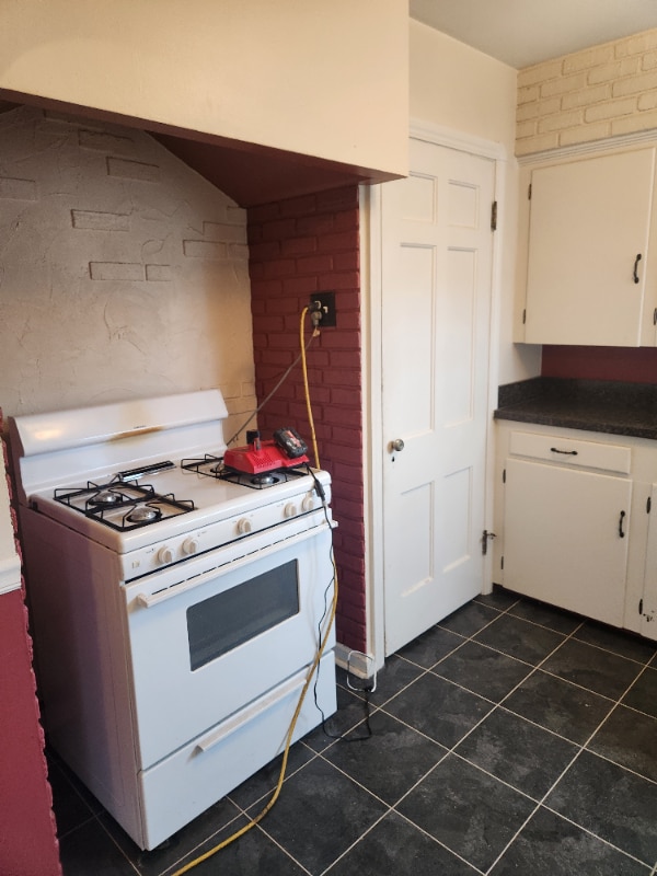 Building Photo - 4353 W 61st St