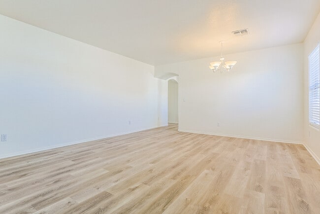 Building Photo - 3113 W Hayden Peak Dr