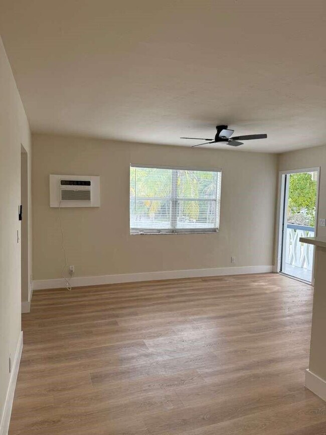 Building Photo - 101 SE 9th St