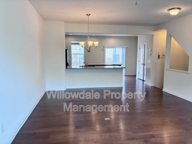 Building Photo - 6025 Kentworth Dr