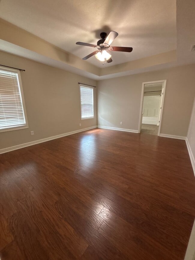 Building Photo - 322 Hidden Springs Ln