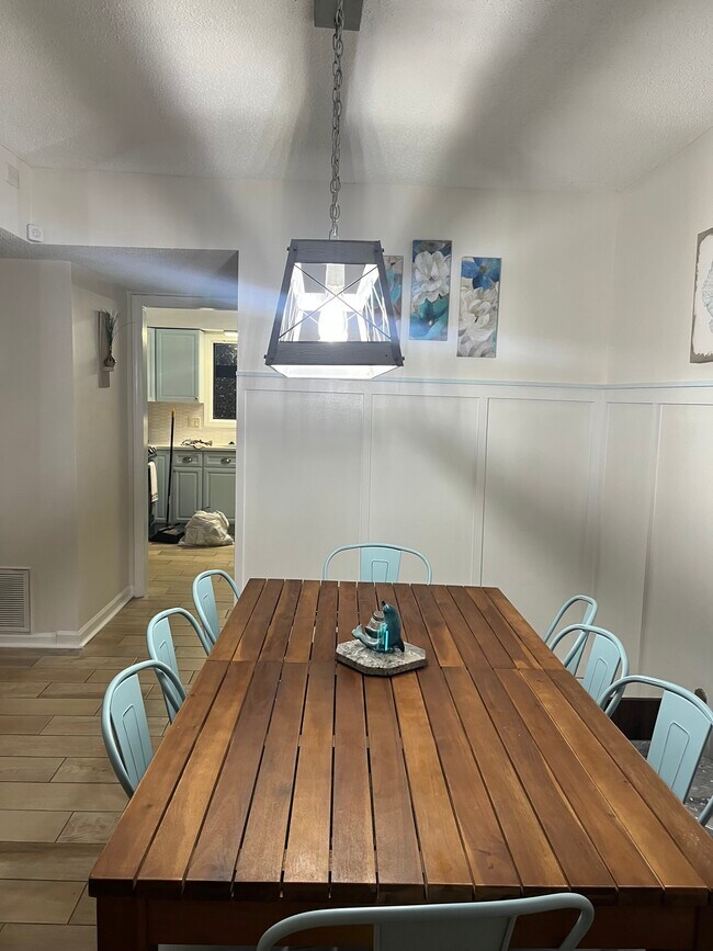 Building Photo - 1809 Crooked Pine Dr