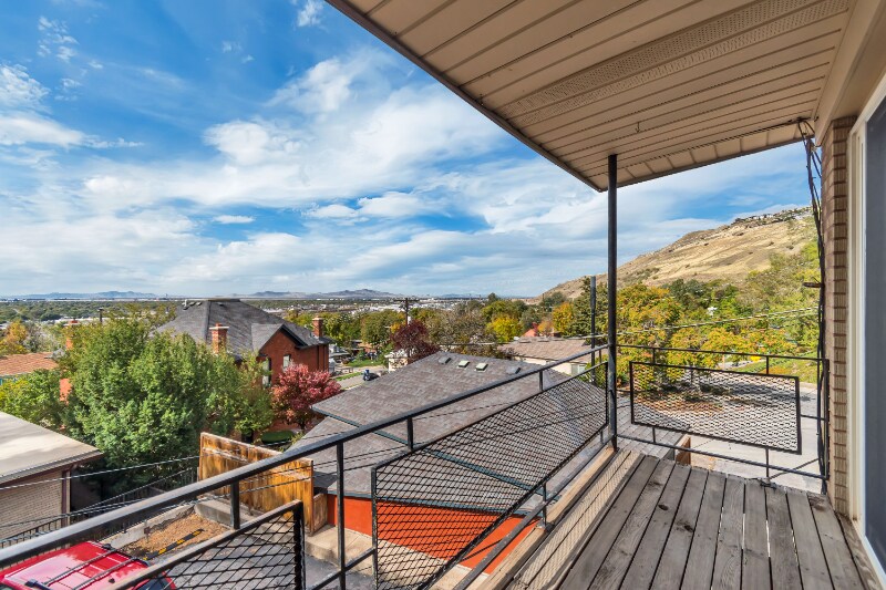 Building Photo - 475 N St E