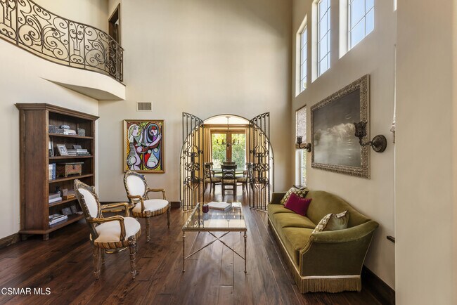 Building Photo - 4372 Via Juanita