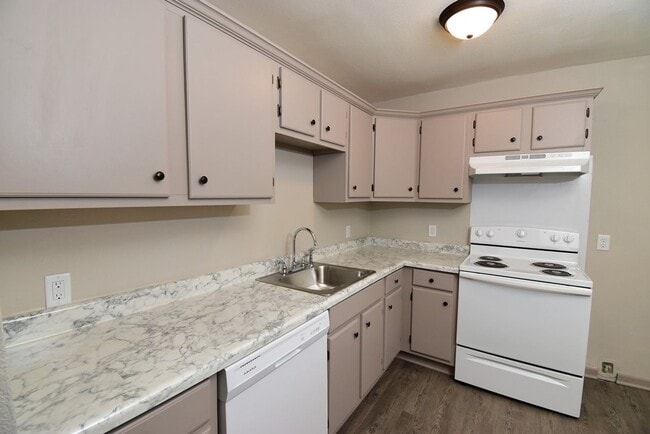 Building Photo - LORAINE.518-520