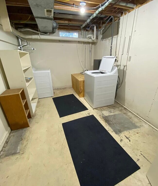 Building Photo - 3101 E Stoll Rd