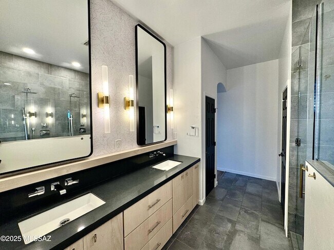 Building Photo - 13743 N High Mountain View Pl