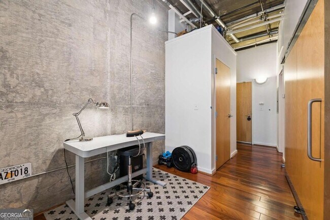 Building Photo - 640 Glen Iris Dr NE